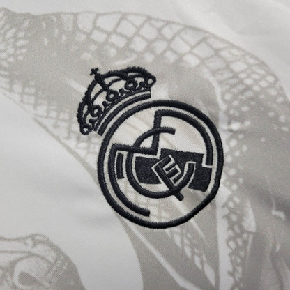 Real Madrid 2024-es „Lunar White” limitált mez