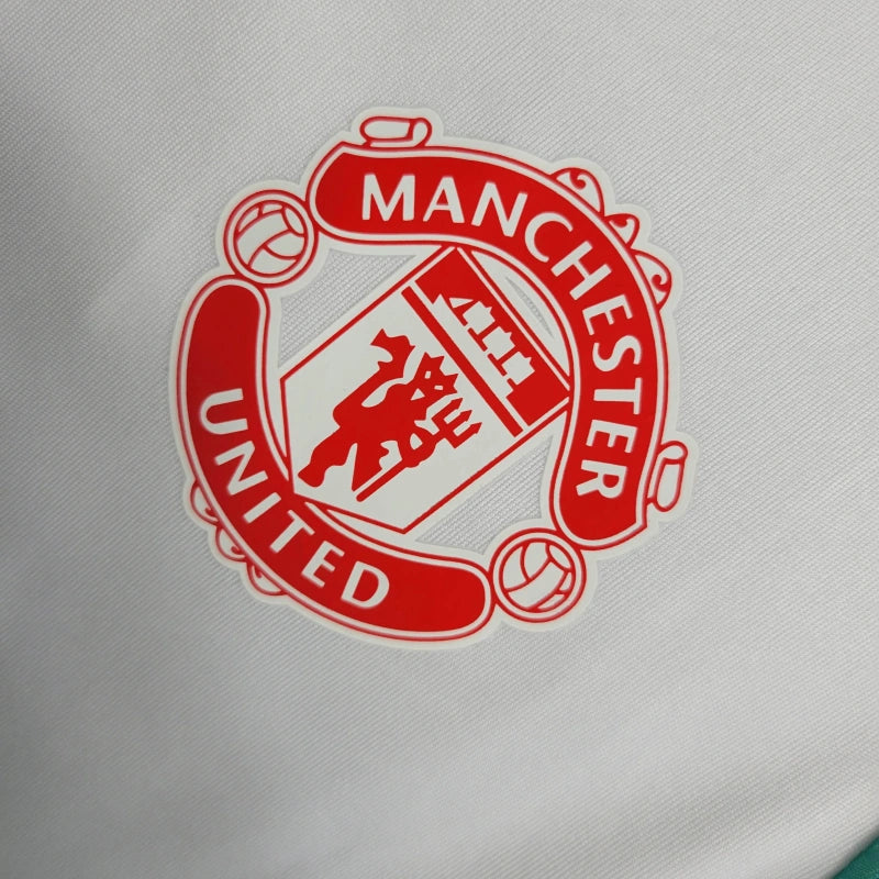 Biały sportowiec Manchesteru United 2023