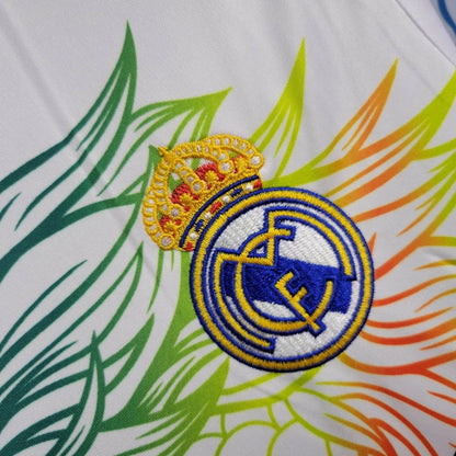 Real Madrid 2024-es „Hold újév” limitált mez