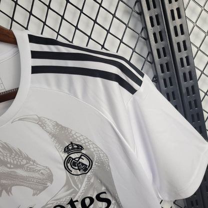 Real Madrid 2024-es „Lunar White” limitált mez