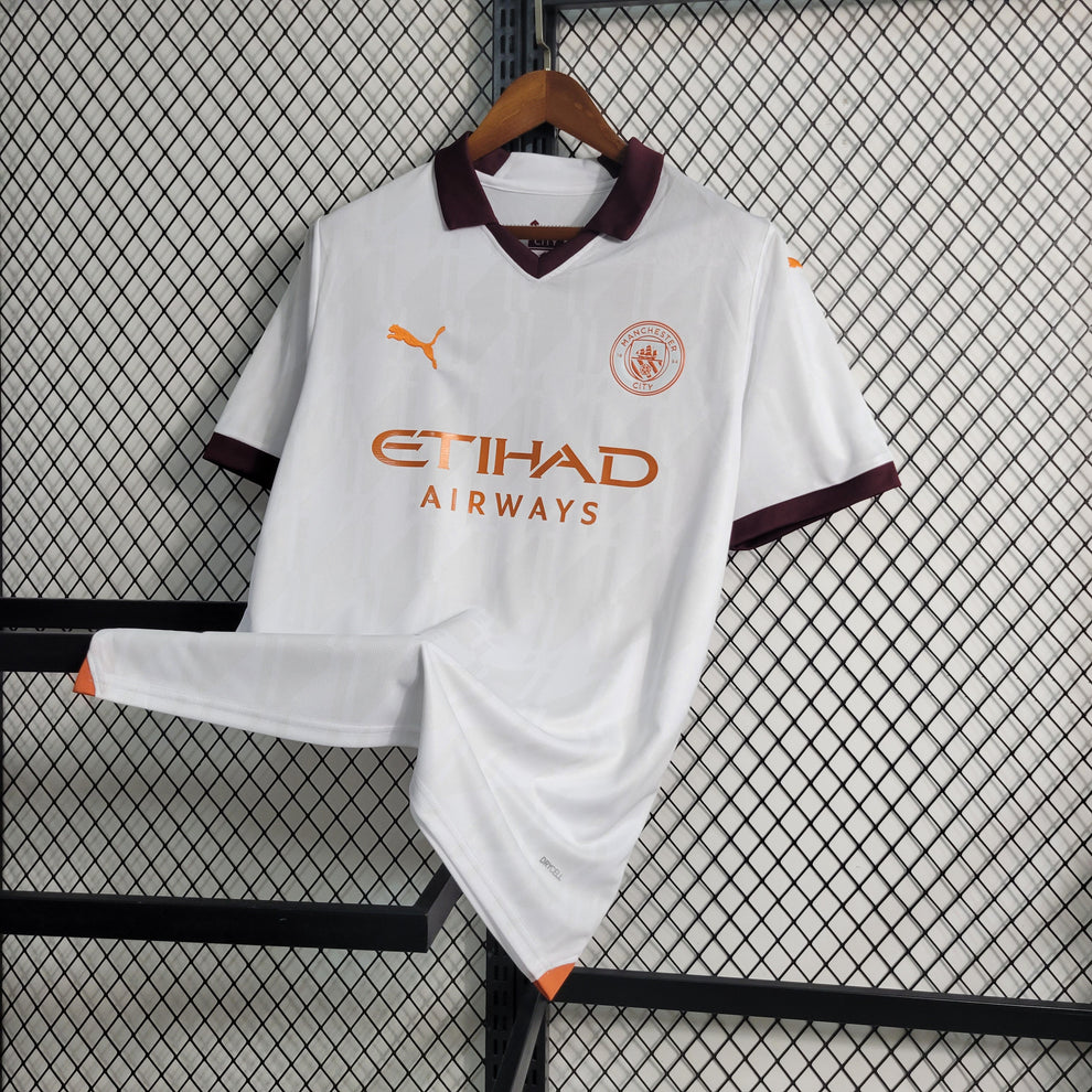 Manchester City al treilea kit 2023