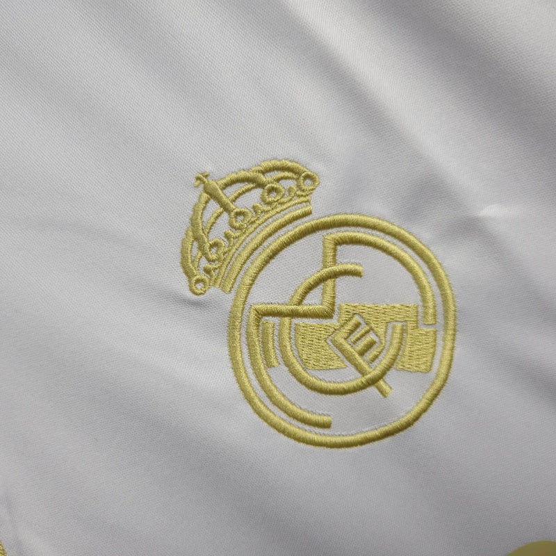 Real Madrid 2024-es „Lunar Gold” limitált mez