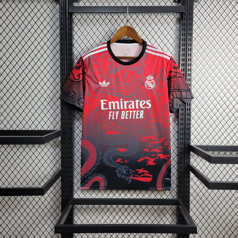 Real Madrid 2024-es „Lunar Red” limitált mez