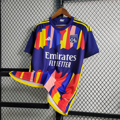 Tricou deplasare al Olmypique Lyon 2023