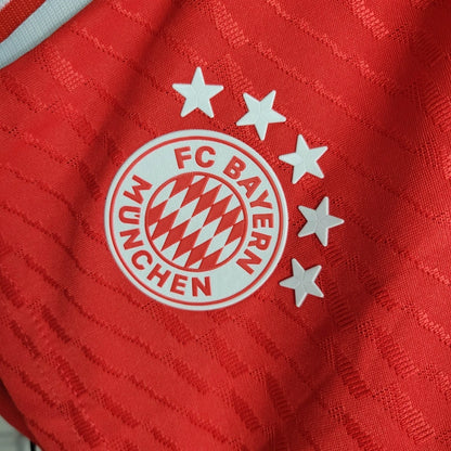 Bayern München 2023-as hazai rövidnadrág