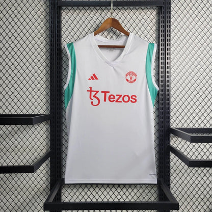 Manchester United 2023-as fehér atléta